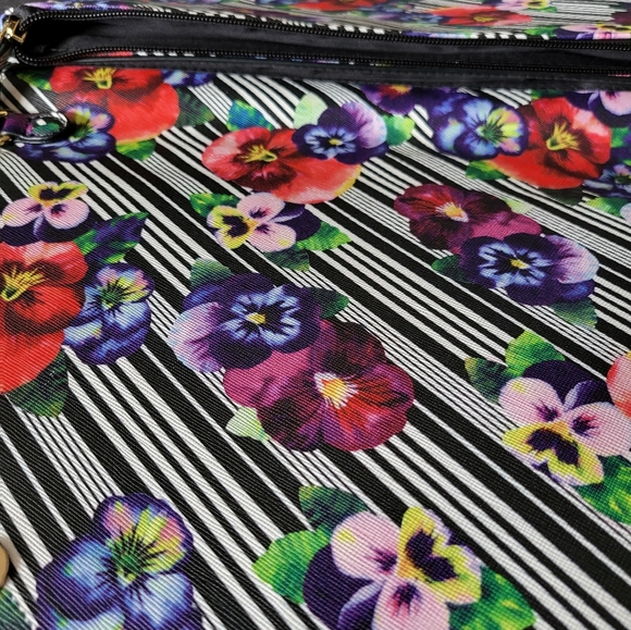 Beautiful bag aldo black white strip flower - Picture 14 of 14